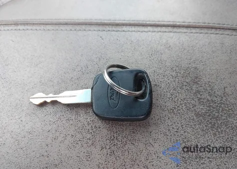 2000 Ford Expedition Eddie Bauer из США, поврежденный, VIN 1FMPU18L6YLC24385